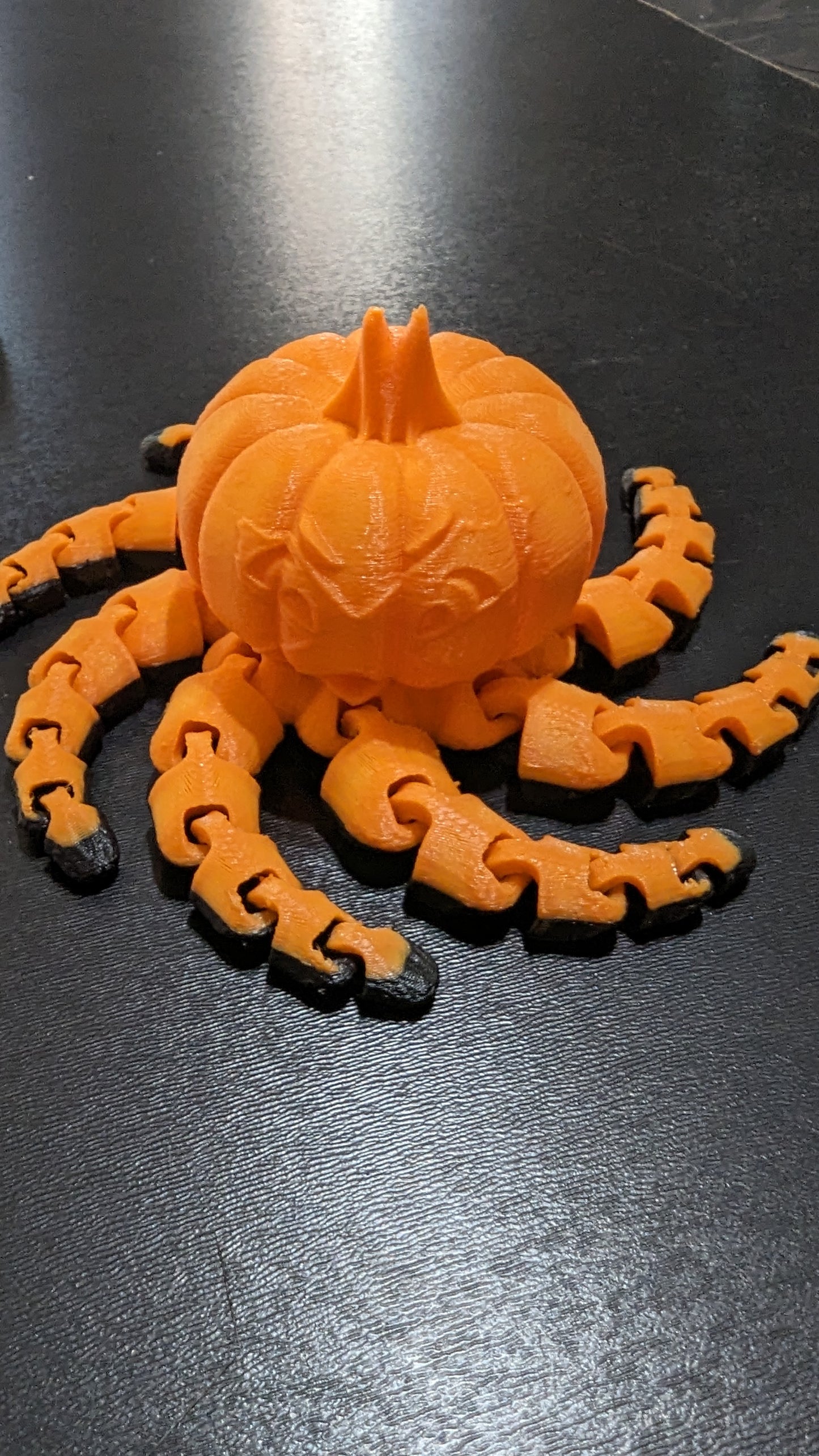 Daris Articulating Pumpkin